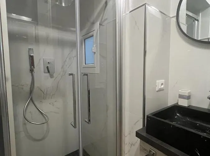 Esse Boutique Homes *