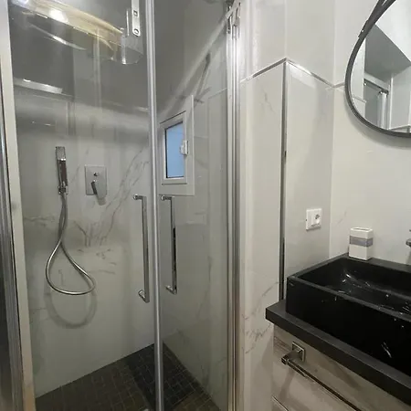 Esse Boutique Homes *